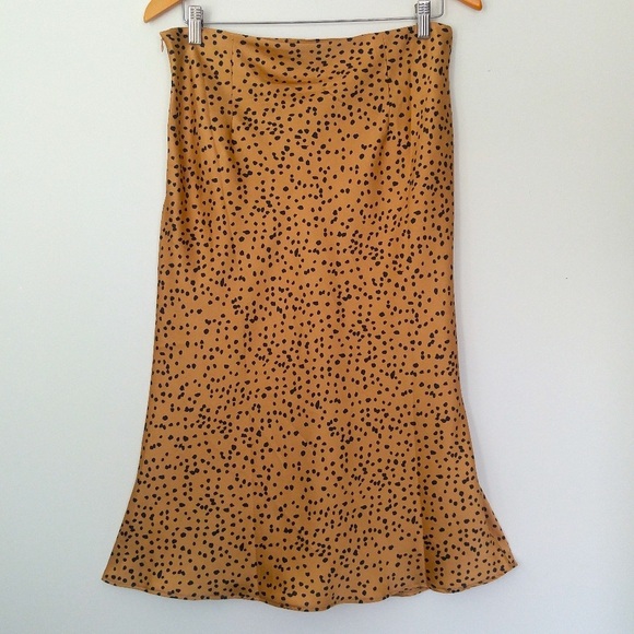 Silky Bias cut skirt animal print gold midi skirt NWOT - Picture 2 of 10